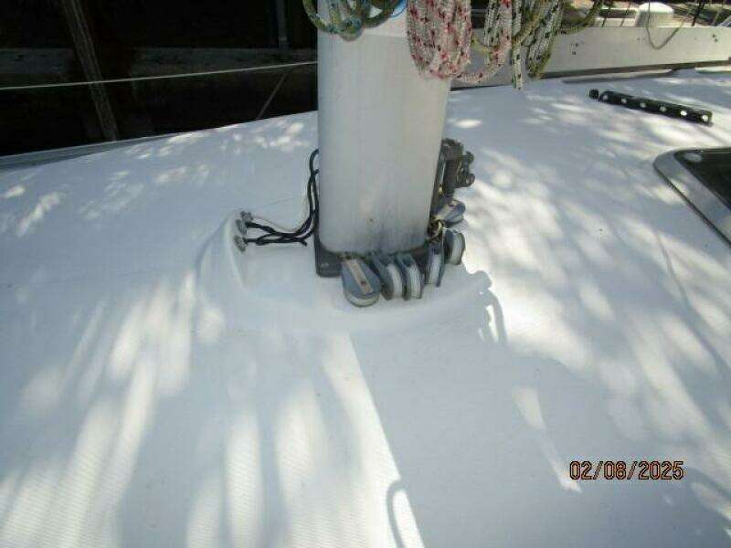 37' Jeanneau mast base