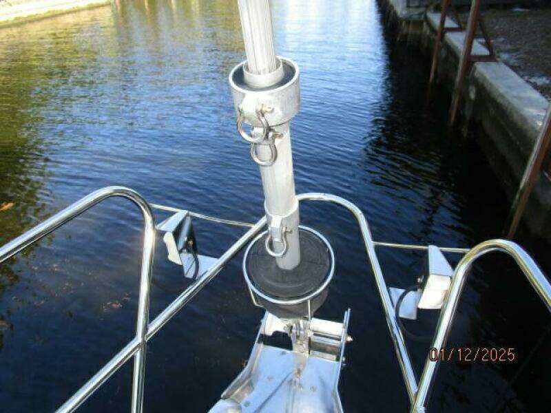 37' Jeanneau roller furler