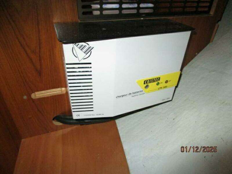 37' Jeanneau battery charger