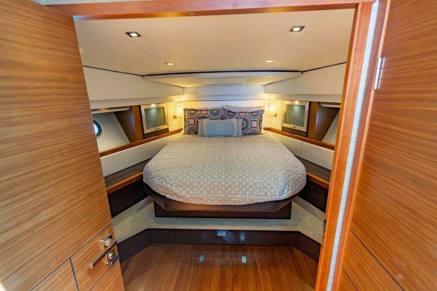2015 Tiara Yachts 44 Coupe- SILVER LINING- Master Stateroom