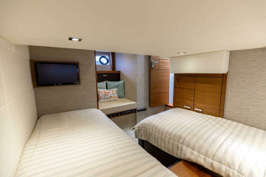 2015 Tiara Yachts 44 Coupe- SILVER LINING- Guest Stateroom