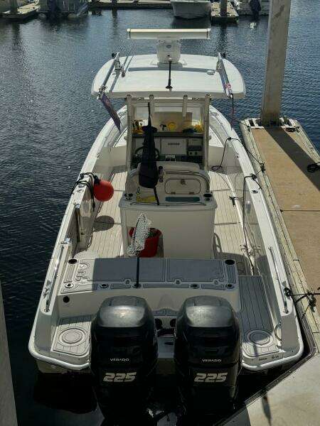 2016 Boston Whaler 270 Dauntless