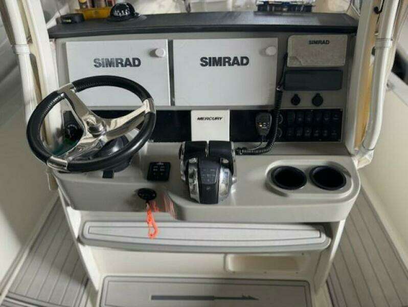 2016 Boston Whaler 270 Dauntless