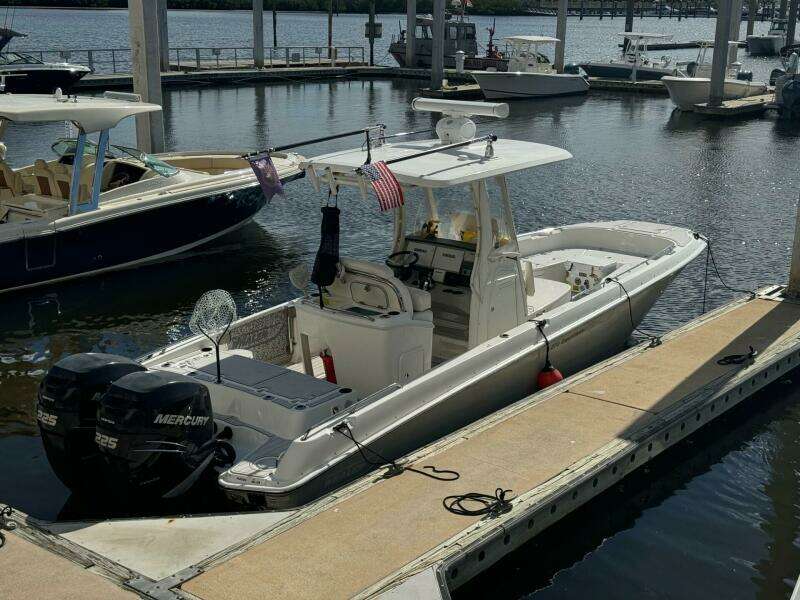 2016 Boston Whaler 270 Dauntless