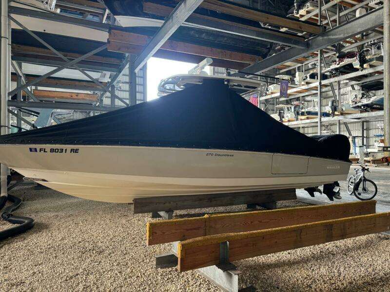 2016 Boston Whaler 270 Dauntless