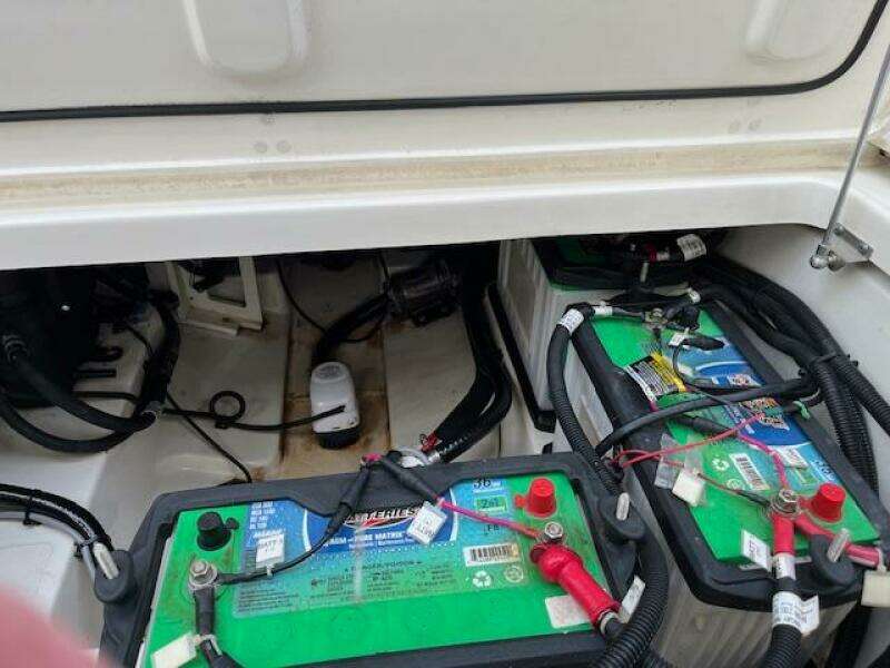 2018 Boston Whaler 270 Vantage