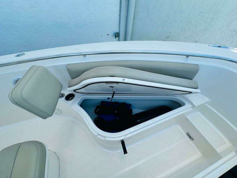 2016 Pursuit C 238 Center Console