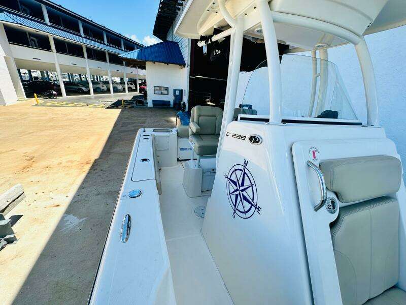 2016 Pursuit C 238 Center Console