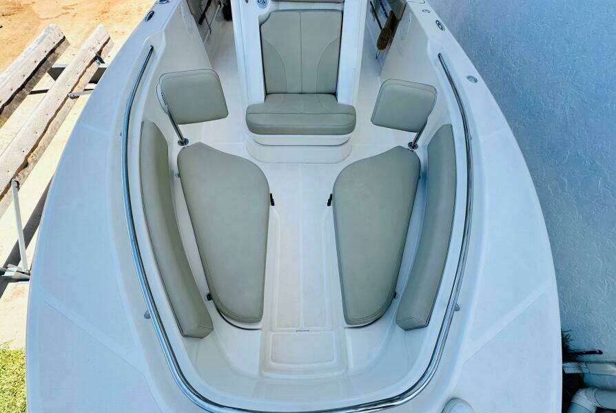 2016 Pursuit C 238 Center Console