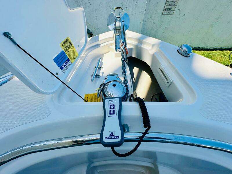 2016 Pursuit C 238 Center Console