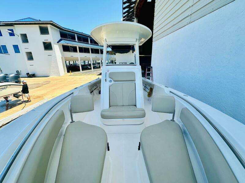 2016 Pursuit C 238 Center Console