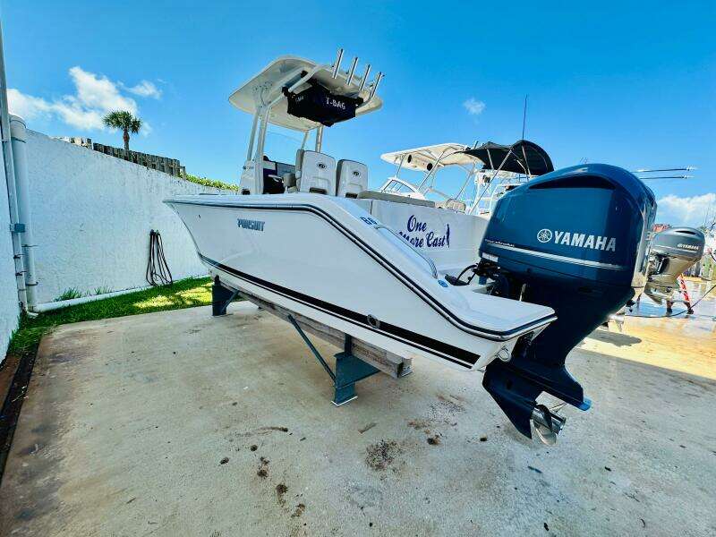 2016 Pursuit C 238 Center Console