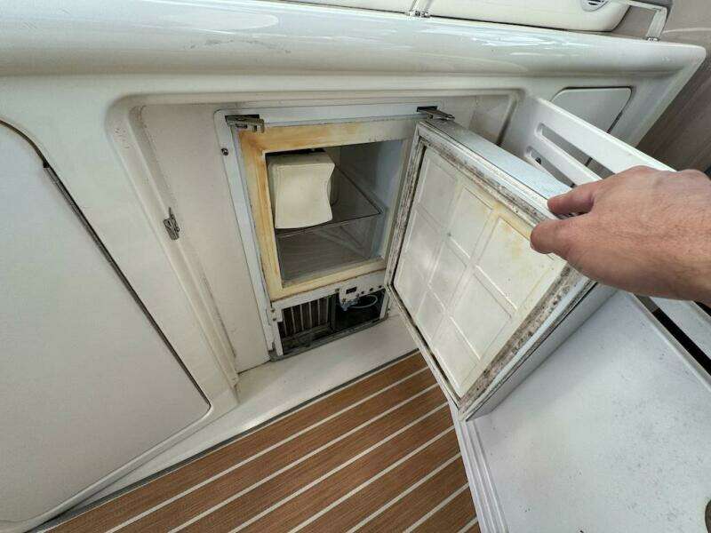 2004 Sea Ray 380 Sundancer