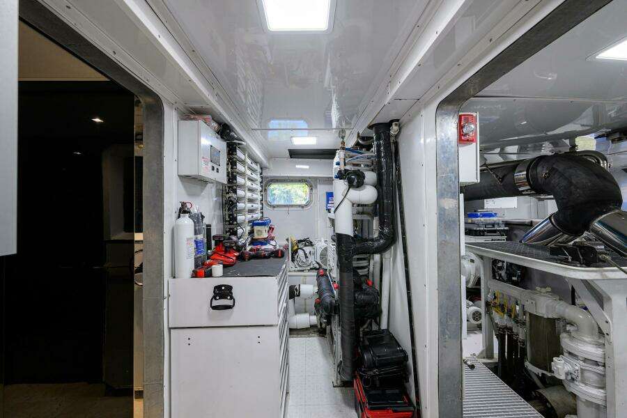 1997 Broward 108 Raised Pilothouse