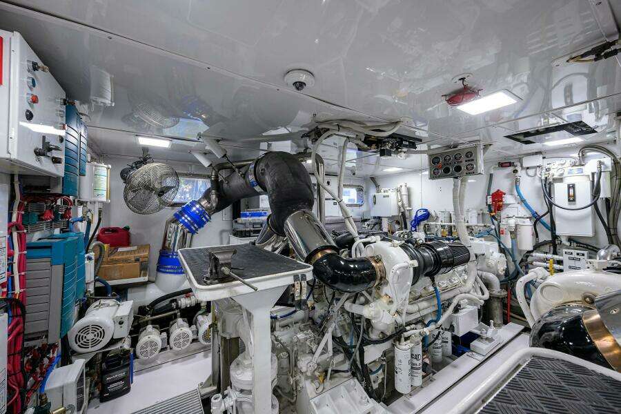 1997 Broward 108 Raised Pilothouse