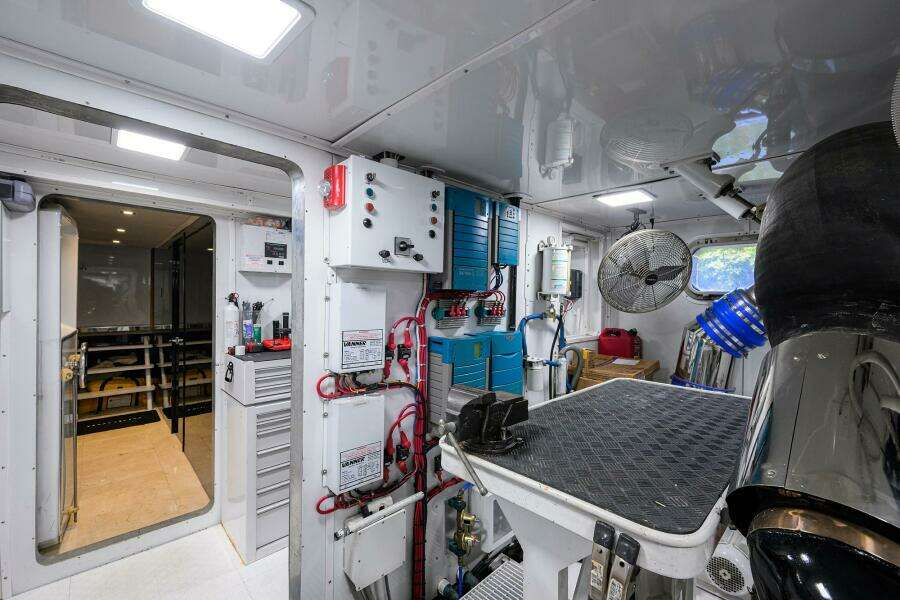 1997 Broward 108 Raised Pilothouse