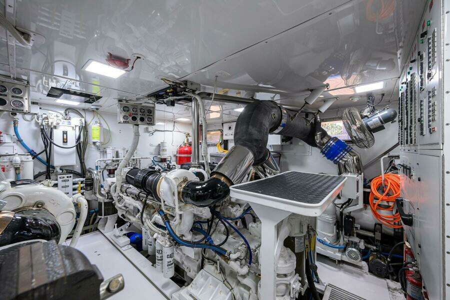 1997 Broward 108 Raised Pilothouse