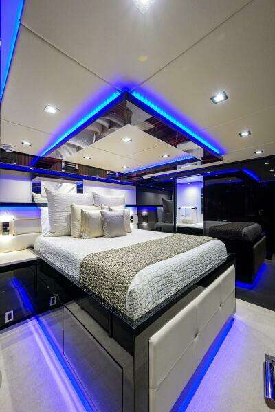 1997 Broward 108 Raised Pilothouse