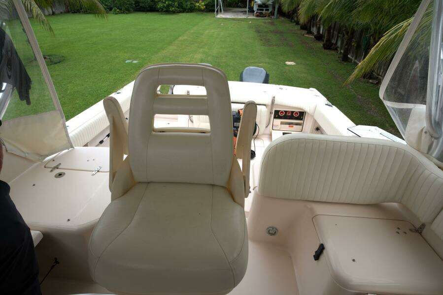 2007 Grady-White Express 330 boat interior with seating and controls.