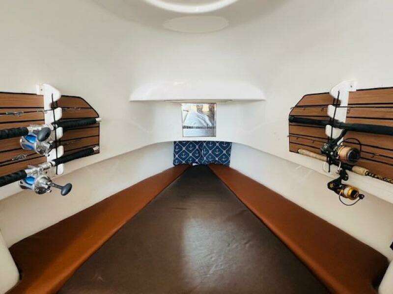 1999 Venture 34 Walkaround with Tower