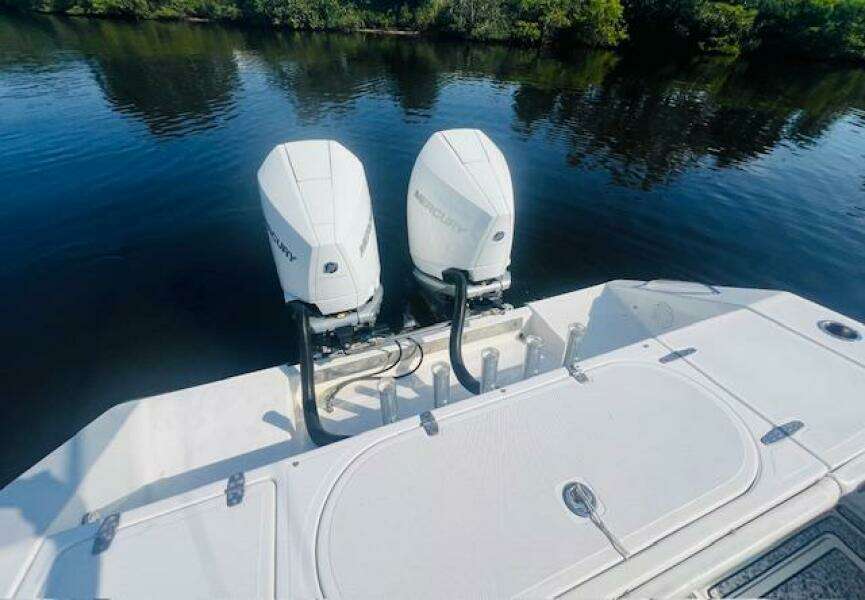 1999 Venture 34 Walkaround with Tower