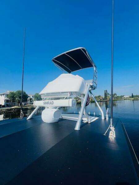 1999 Venture 34 Walkaround with Tower