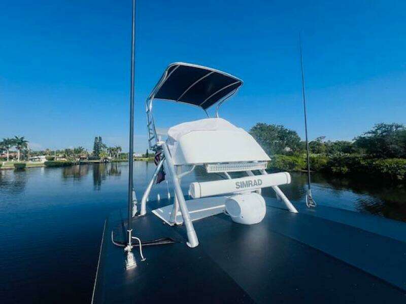 1999 Venture 34 Walkaround with Tower