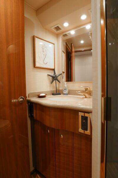 2005 Viking 48 Convertible