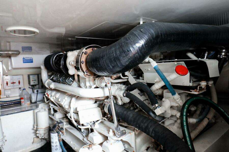 2005 Viking 48 Convertible