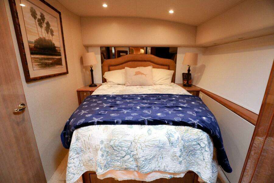 2005 Viking 48 Convertible