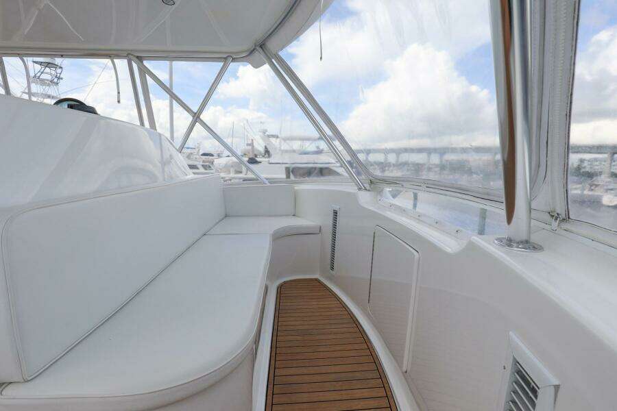 2005 Viking 48 Convertible