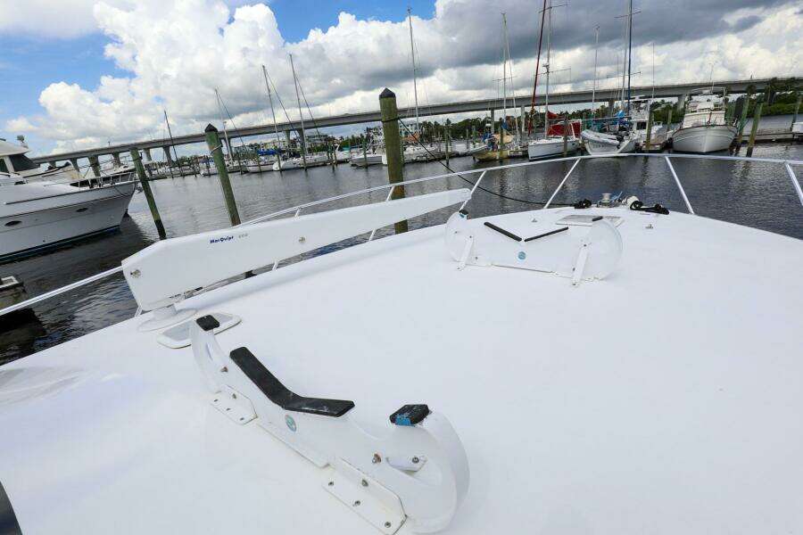 2005 Viking 48 Convertible