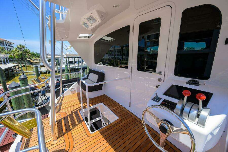 2004 Viking 65 Enclosed Bridge w/Tower