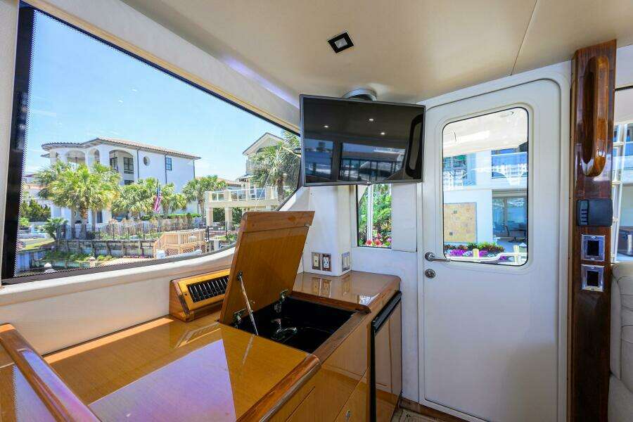 2004 Viking 65 Enclosed Bridge w/Tower