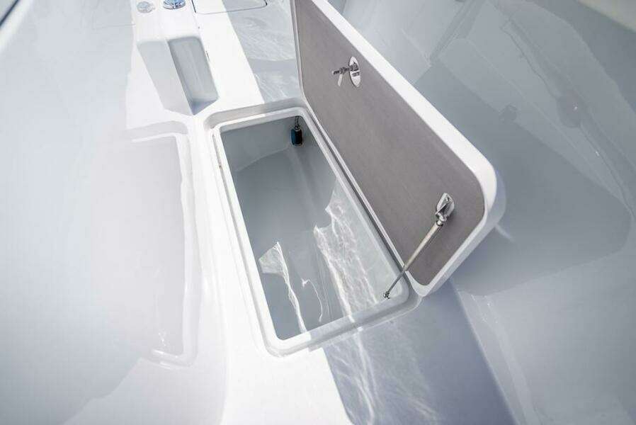 2025 Billfish 39 Center Console w/Tower