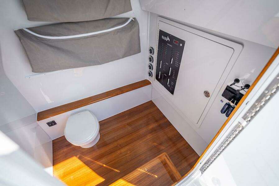 2025 Billfish 39 Center Console w/Tower