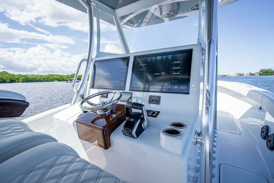 2025 Billfish 39 Center Console w/Tower