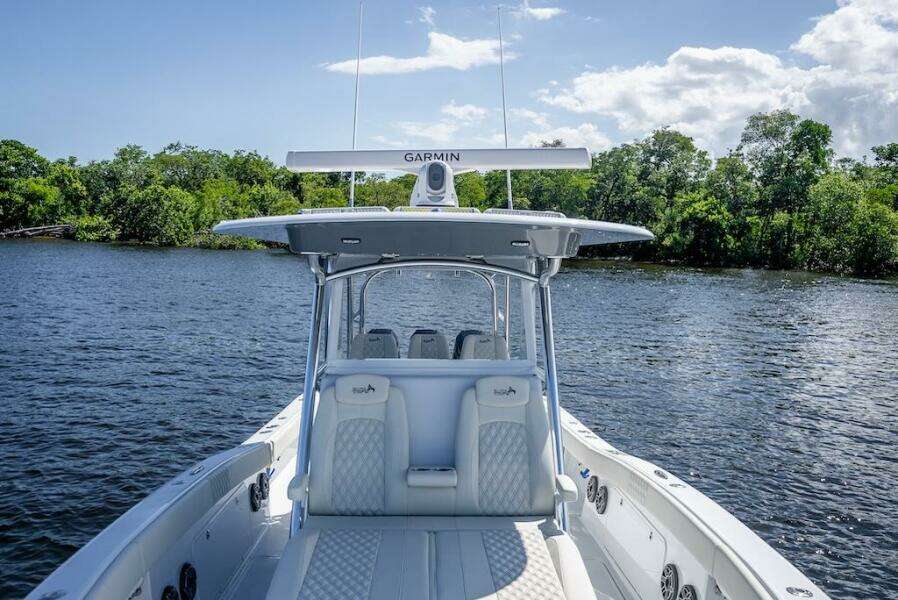 2025 Billfish 39 Center Console w/Tower