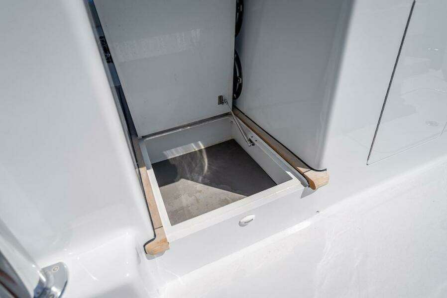 2025 Billfish 39 Center Console w/Tower