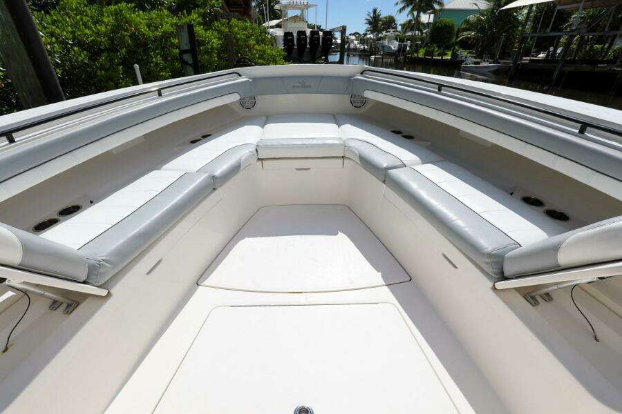 2020 Regulator 41 boat with spacious seating area and sleek design.