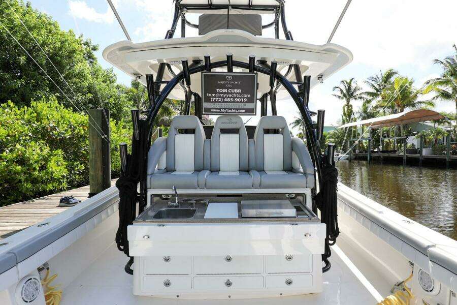 2020 Regulator 41 boat interior with seating and storage drawers.