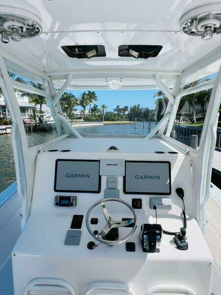 2015 Billfish 39 Custom CC boat helm with Garmin navigation system.