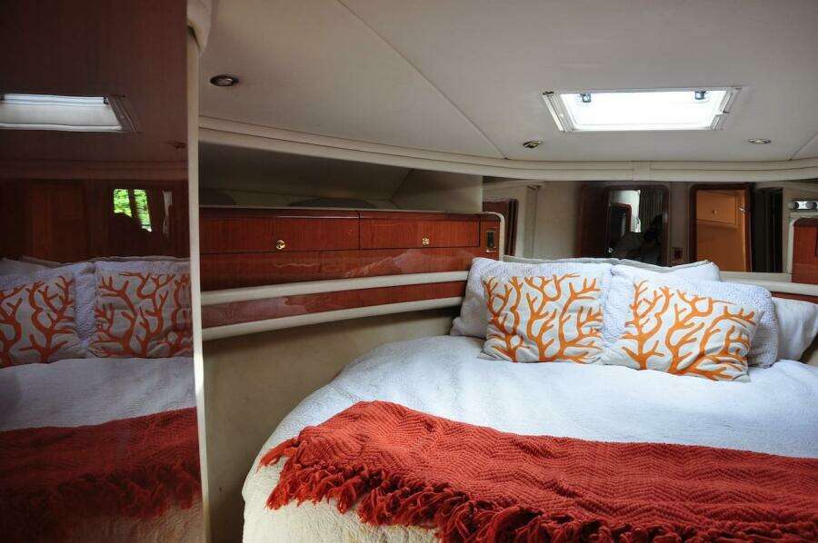 1998 Sea Ray 480 Sedan Bridge