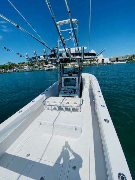 2004 Contender 31 Cuddy