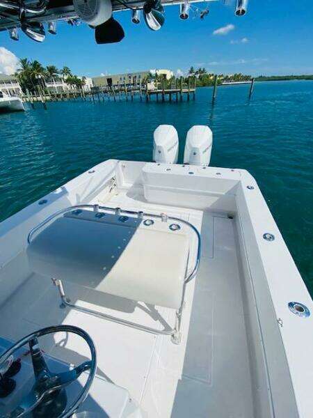 2004 Contender 31 Cuddy