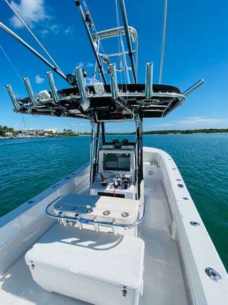 2004 Contender 31 Cuddy