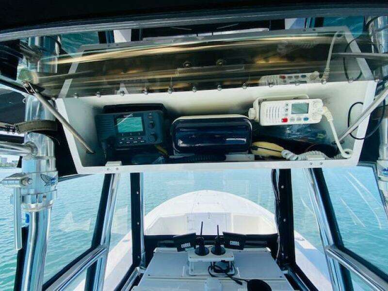 2004 Contender 31 Cuddy