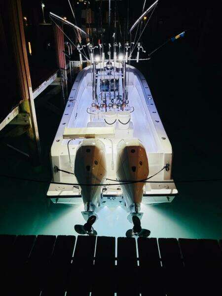 2004 Contender 31 Cuddy