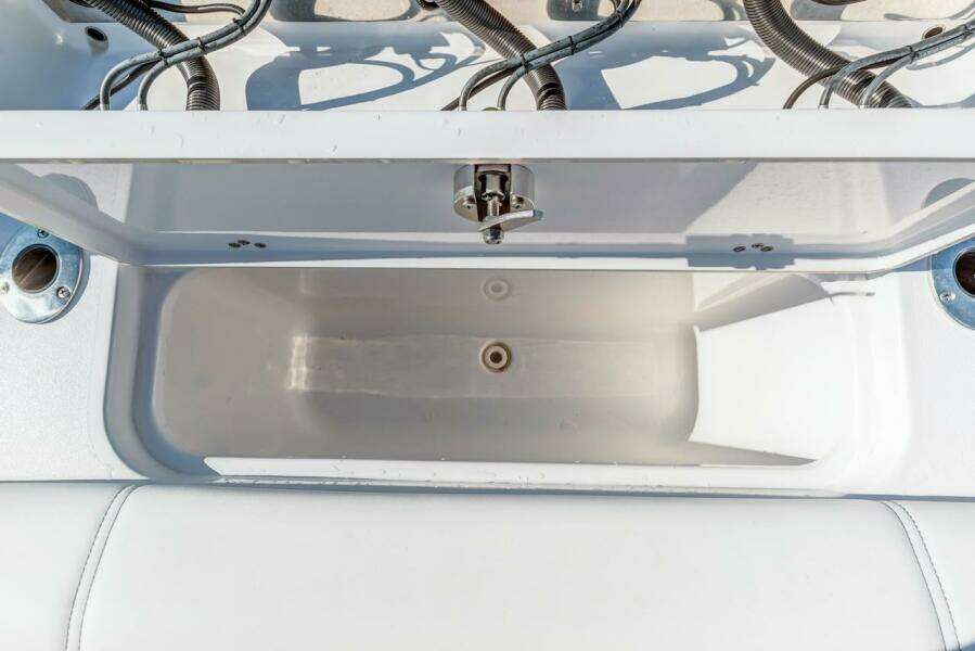 2022 Sportsman Open 352 Center Console