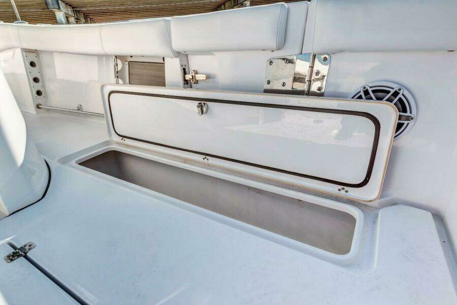 2022 Sportsman Open 352 Center Console